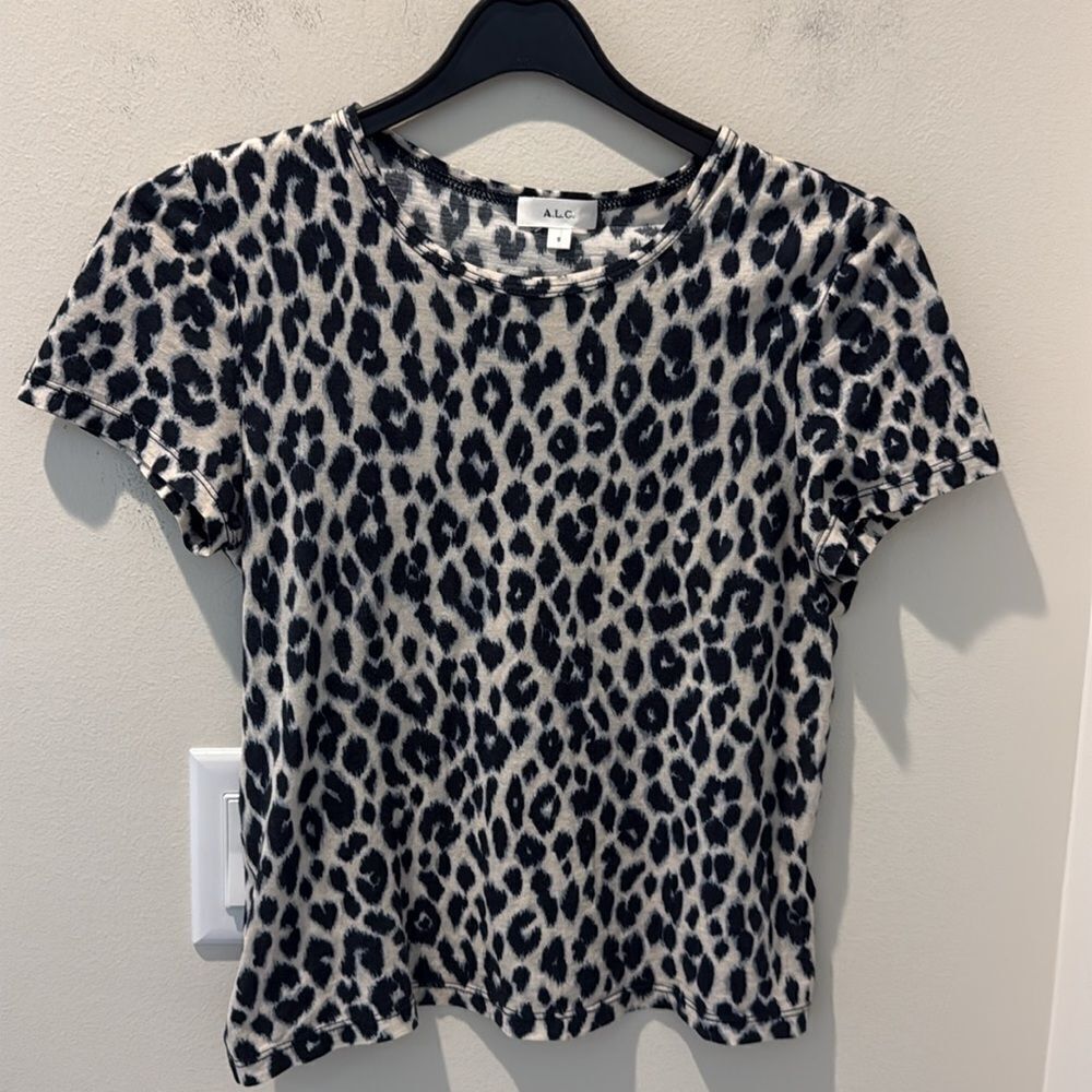A.L.C. Women's  Leopard Print Short Sleeve Top slightly Cropped size Small